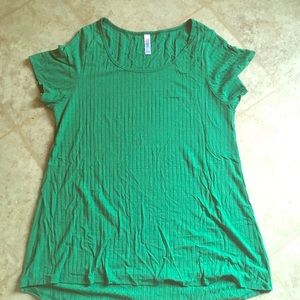 Never worn! Lularoe classic tee, size large